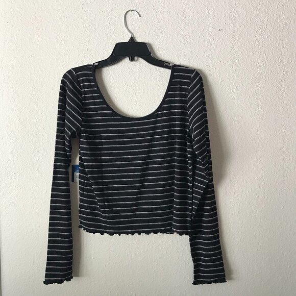 Arizona Juniors - Scoop Neck Long Sleeve T-Shirt - Picture 9 of 10